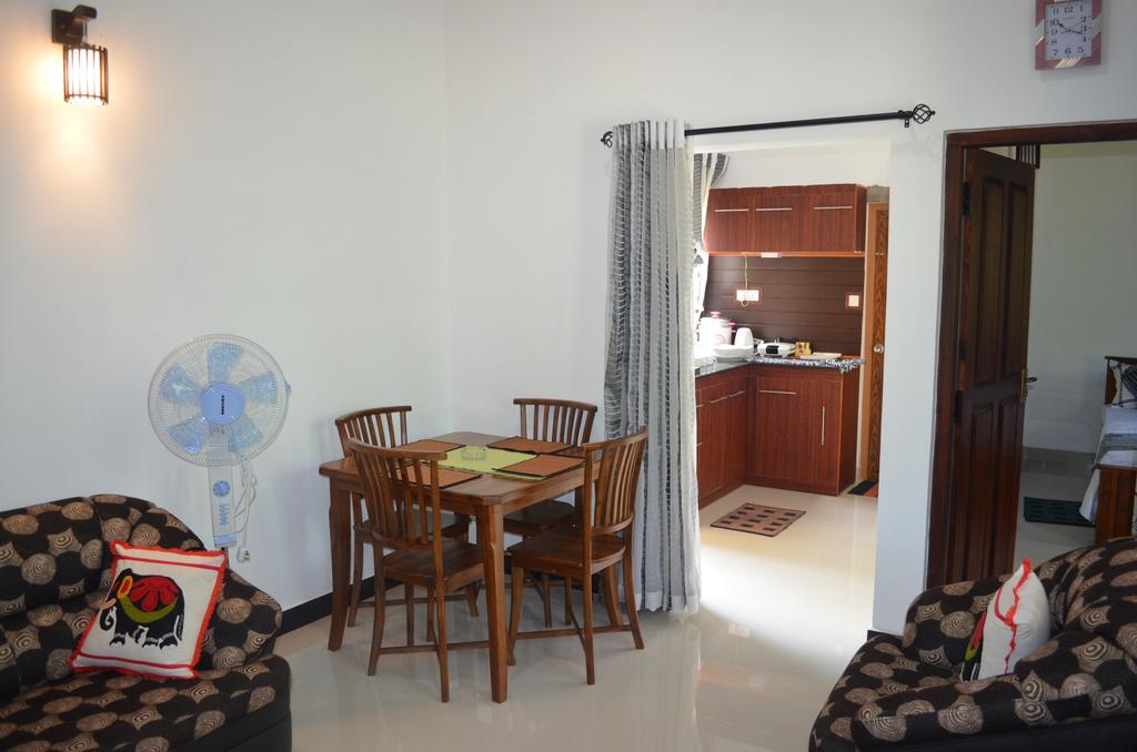 Aroma Villa Homestay Polonnaruwa Exterior photo